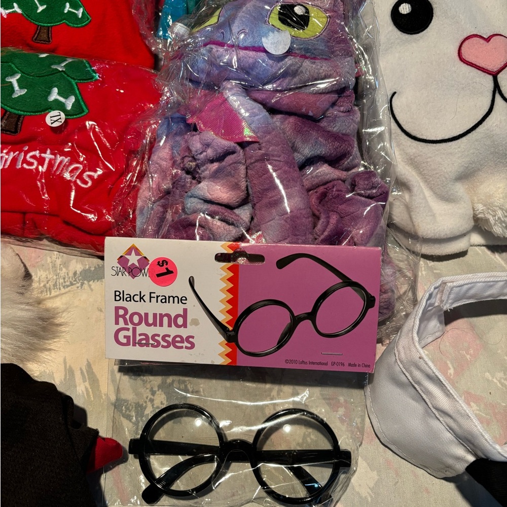 Pet Costumes - Picture 5 of 8